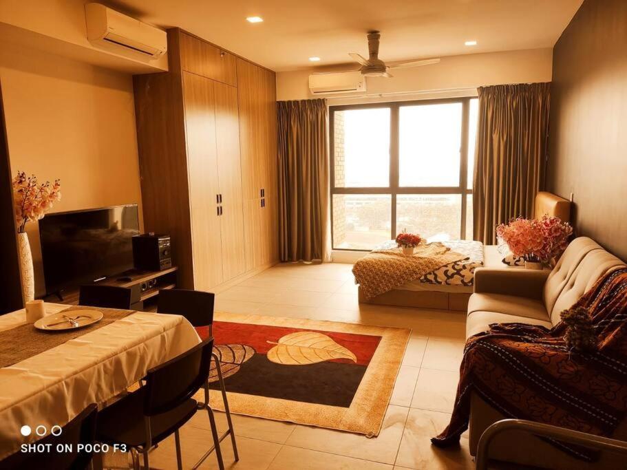Bs828- Klia- Wifi- Netflix- Parking-new- Bell Suites- Sepang, 5068 Sepang