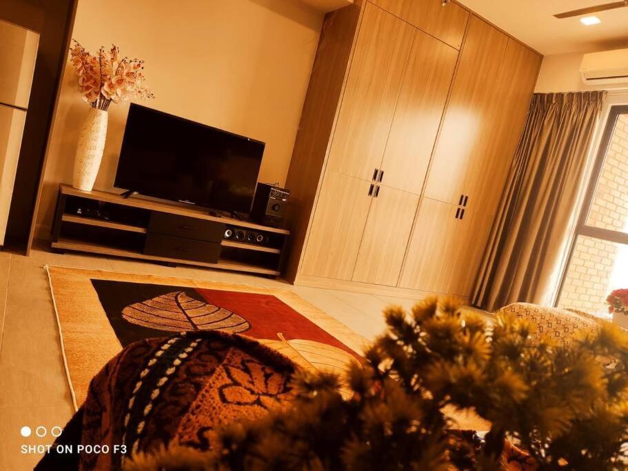 Apartment Bs828- Klia- Wifi- Netflix- Parking-new- Bell Suites- Sepang, 5068 Sepang