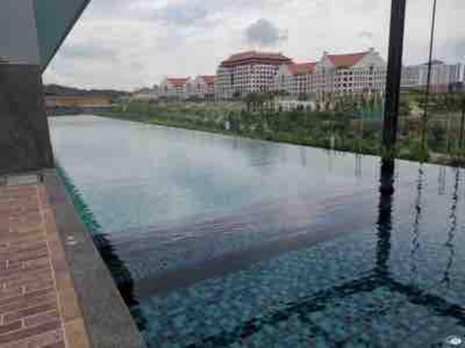 Bs828- Klia- Wifi- Netflix- Parking-new- Bell Suites- Sepang, 5068 * Sepang